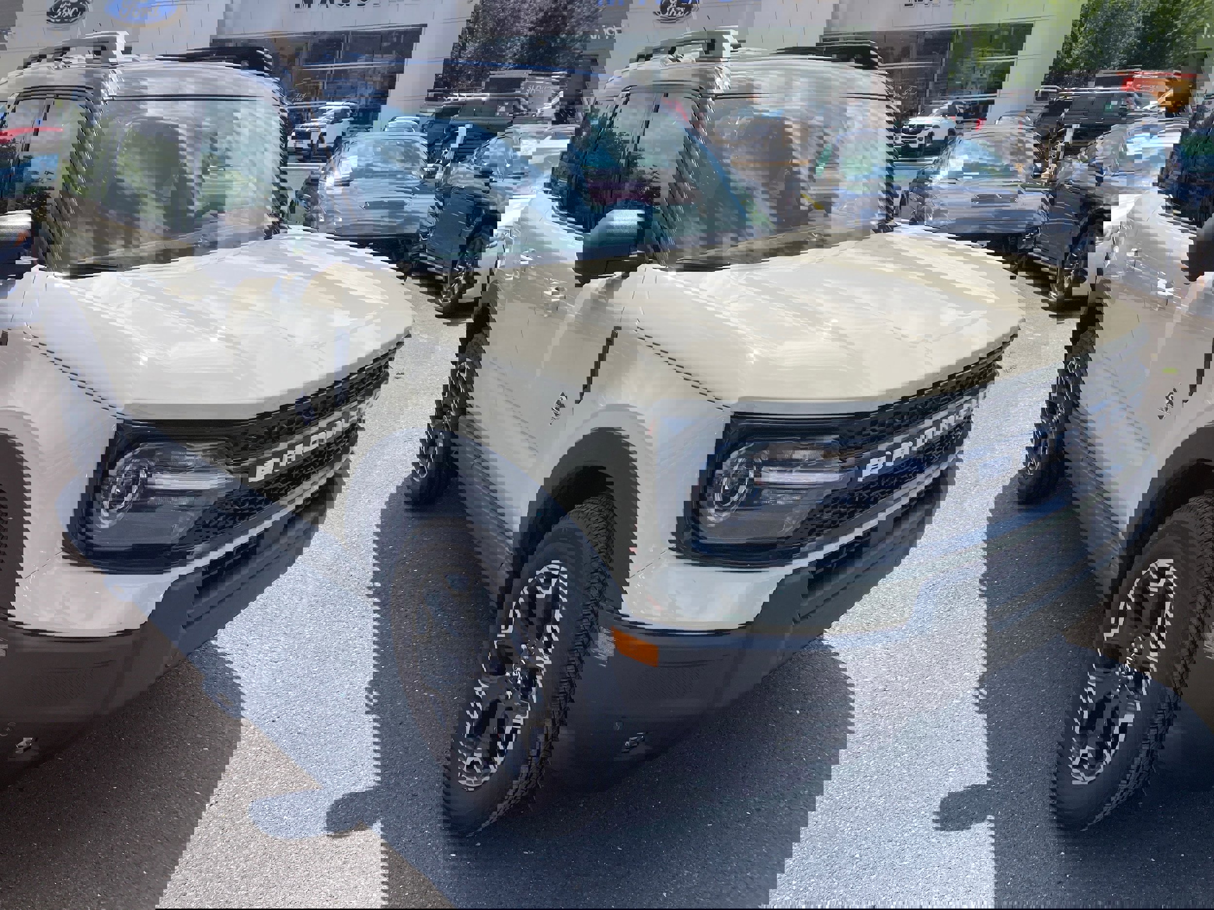 Certified 2025 Ford Bronco Sport Outer Banks w/ Outer Banks Tech Package+ image 3