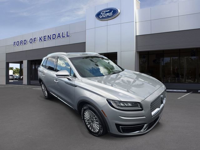 Used 2019 Lincoln Nautilus FWD image 2