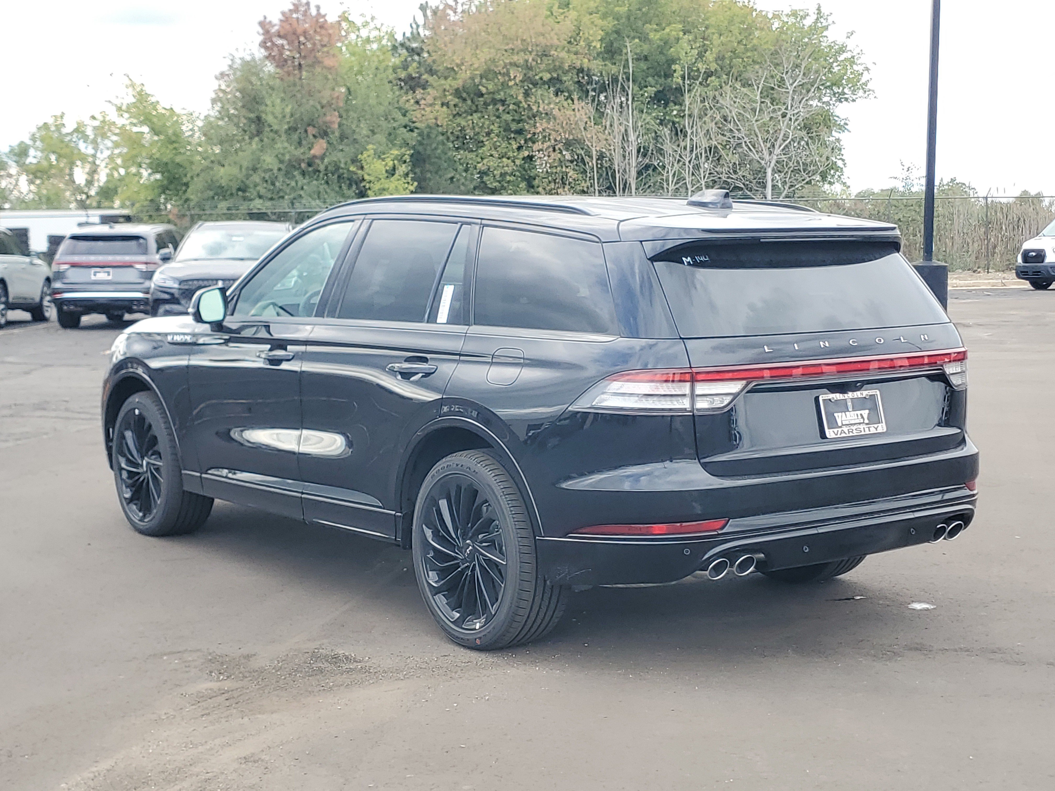New 2026 Lincoln Aviator Reserve w/ Jet Appearance Package AWD/4WD image 3