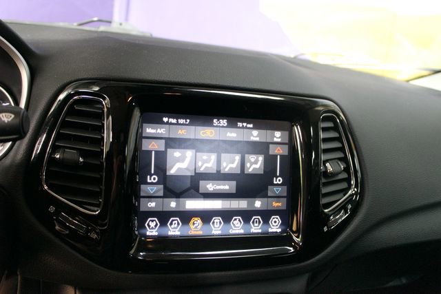 Used 2020 Jeep Compass Limited AWD/4WD image 18