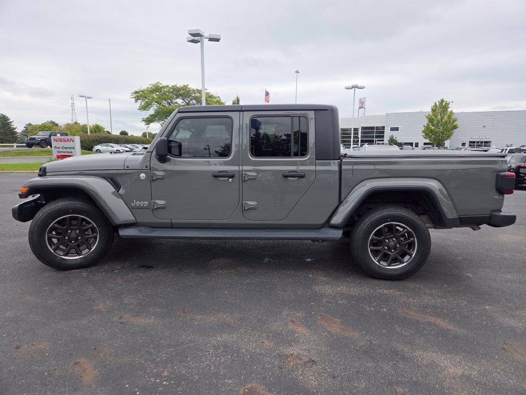 Used 2022 Jeep Gladiator Overland w/ LED Lighting Group AWD/4WD image 22