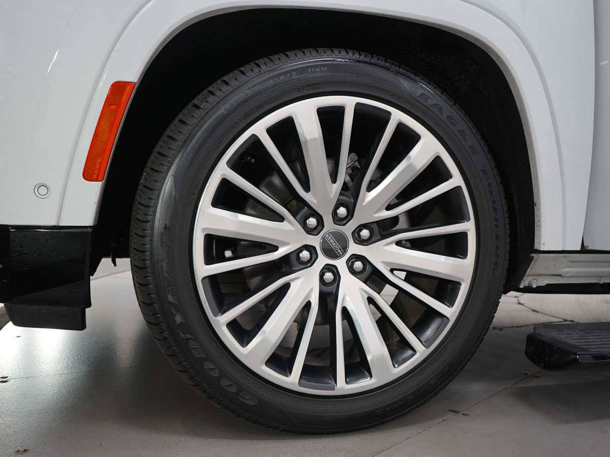 Used 2024 Jeep Grand Wagoneer L Series III image 38