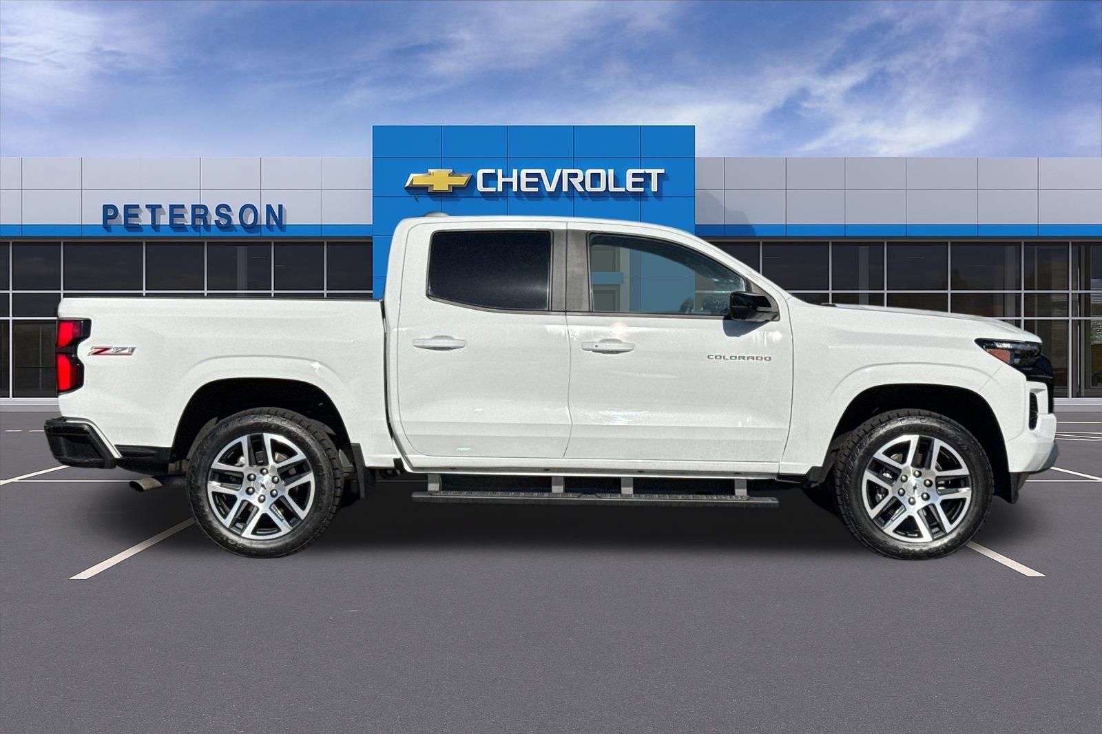Certified 2024 Chevrolet Colorado Z71 w/ Z71 Convenience Package 2 AWD/4WD image 3