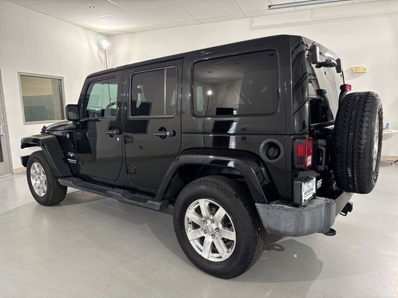 Used 2017 Jeep Wrangler Unlimited Sahara w/ Max Tow Package image 8