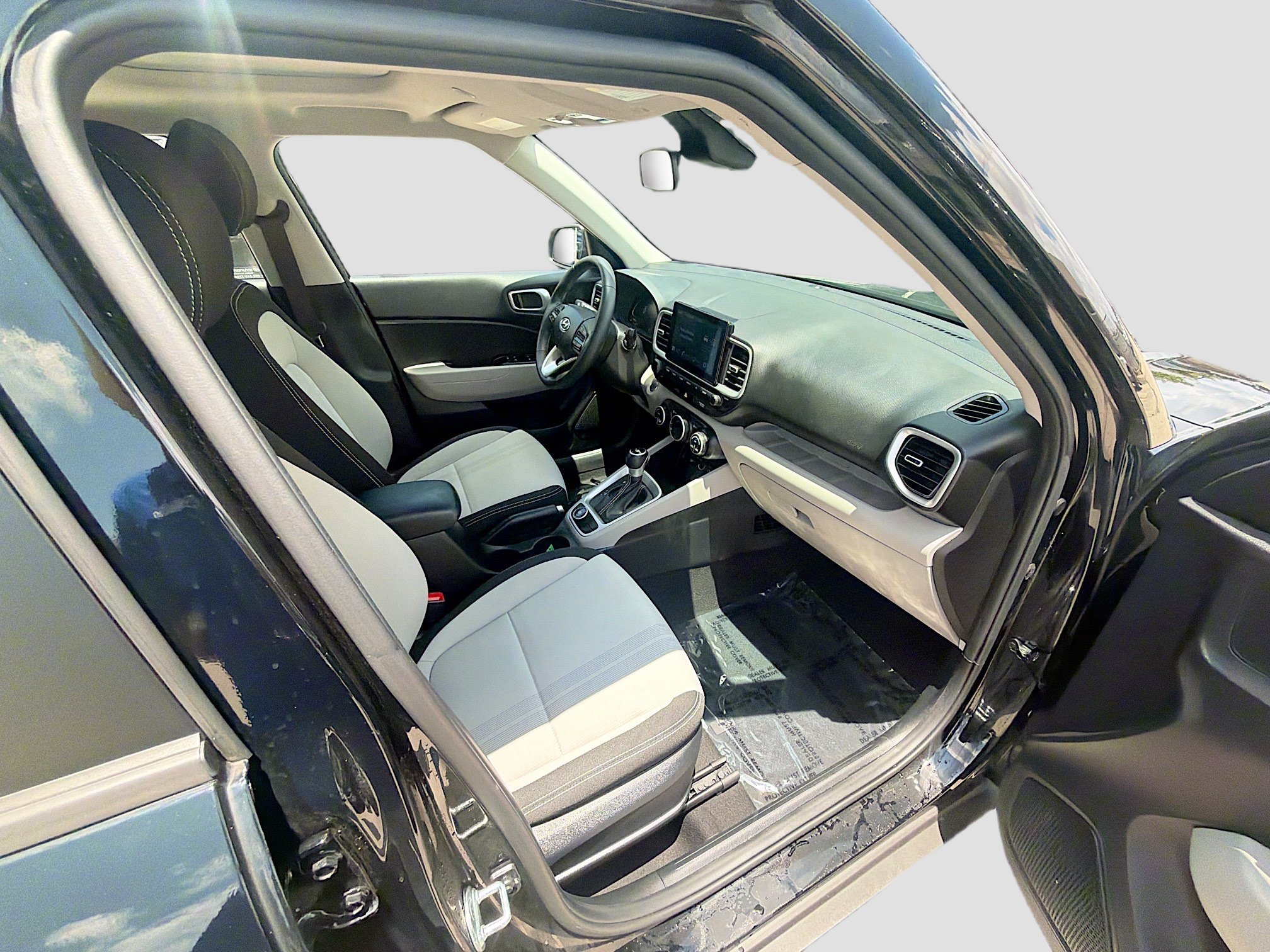 Used 2024 Hyundai Venue SEL FWD image 28