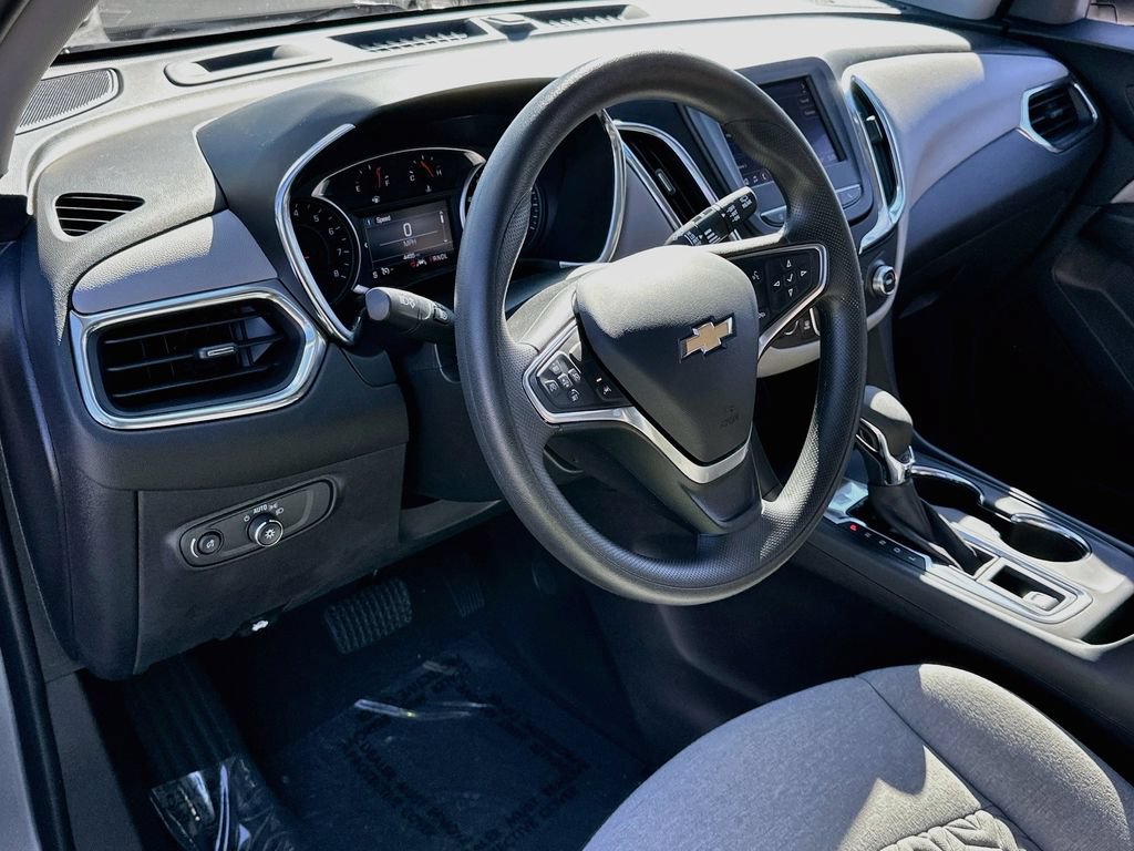 Used 2023 Chevrolet Equinox LS w/ LS Convenience Package FWD image 9