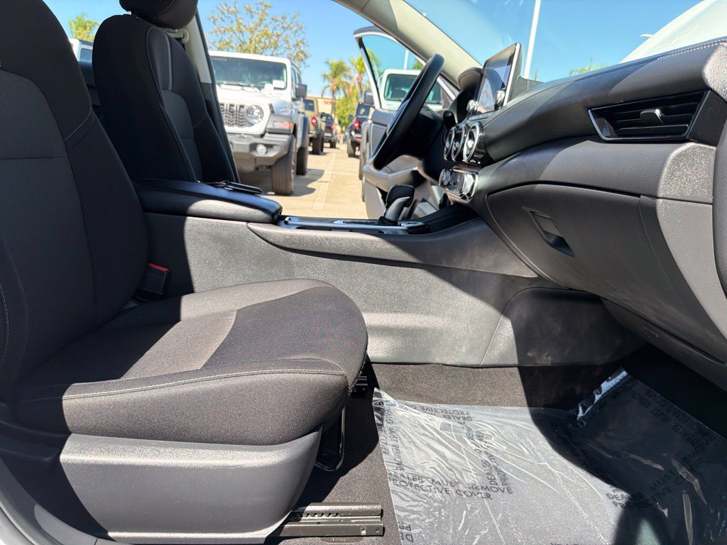 Used 2024 Nissan Sentra SV FWD image 31