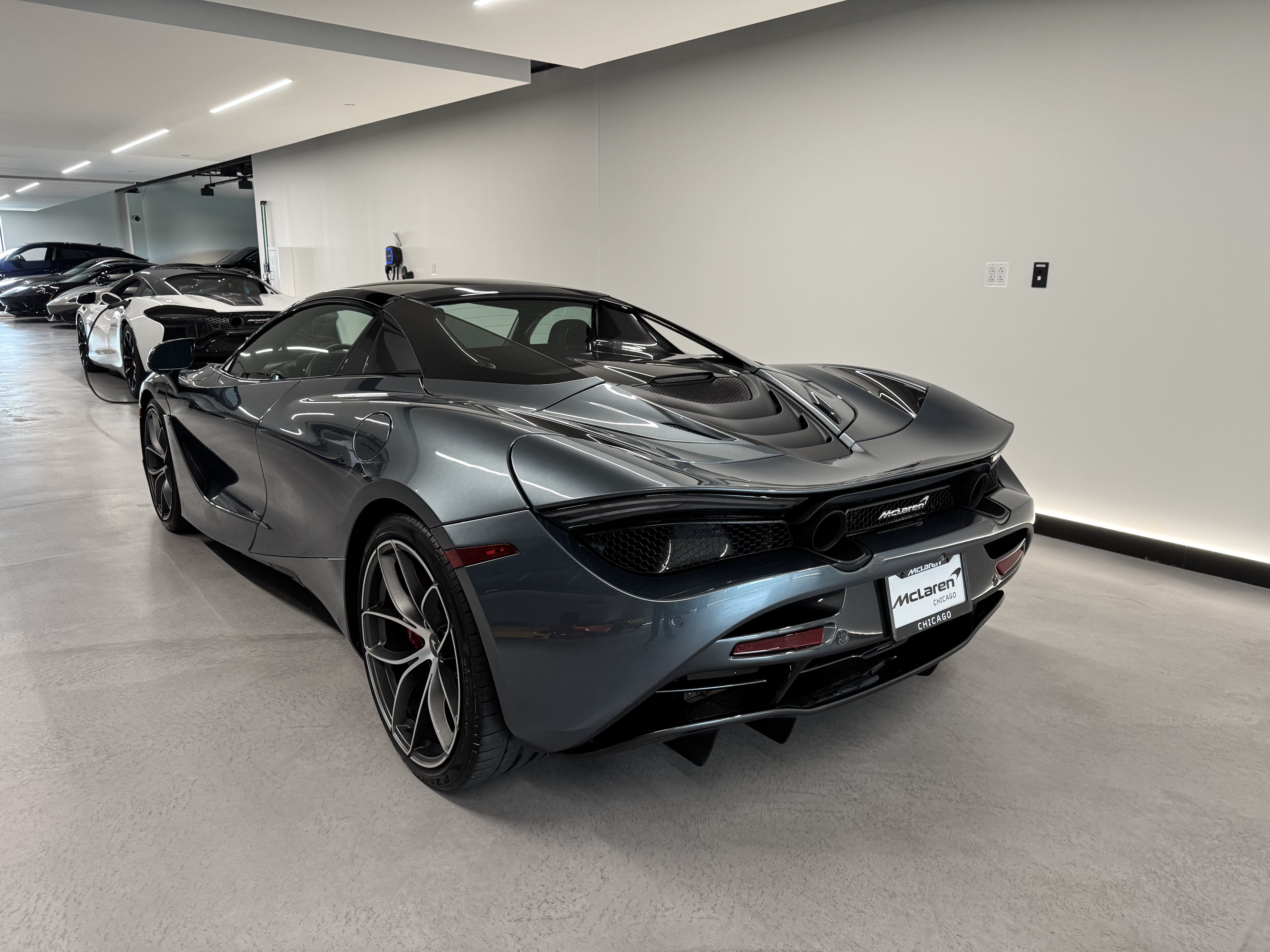 Used 2022 McLaren 720S Spider RWD image 5
