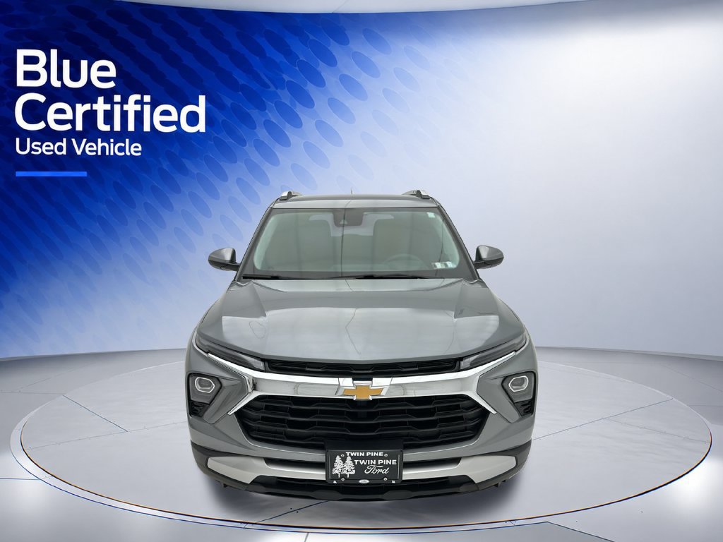Used 2025 Chevrolet TrailBlazer LT AWD/4WD image 2
