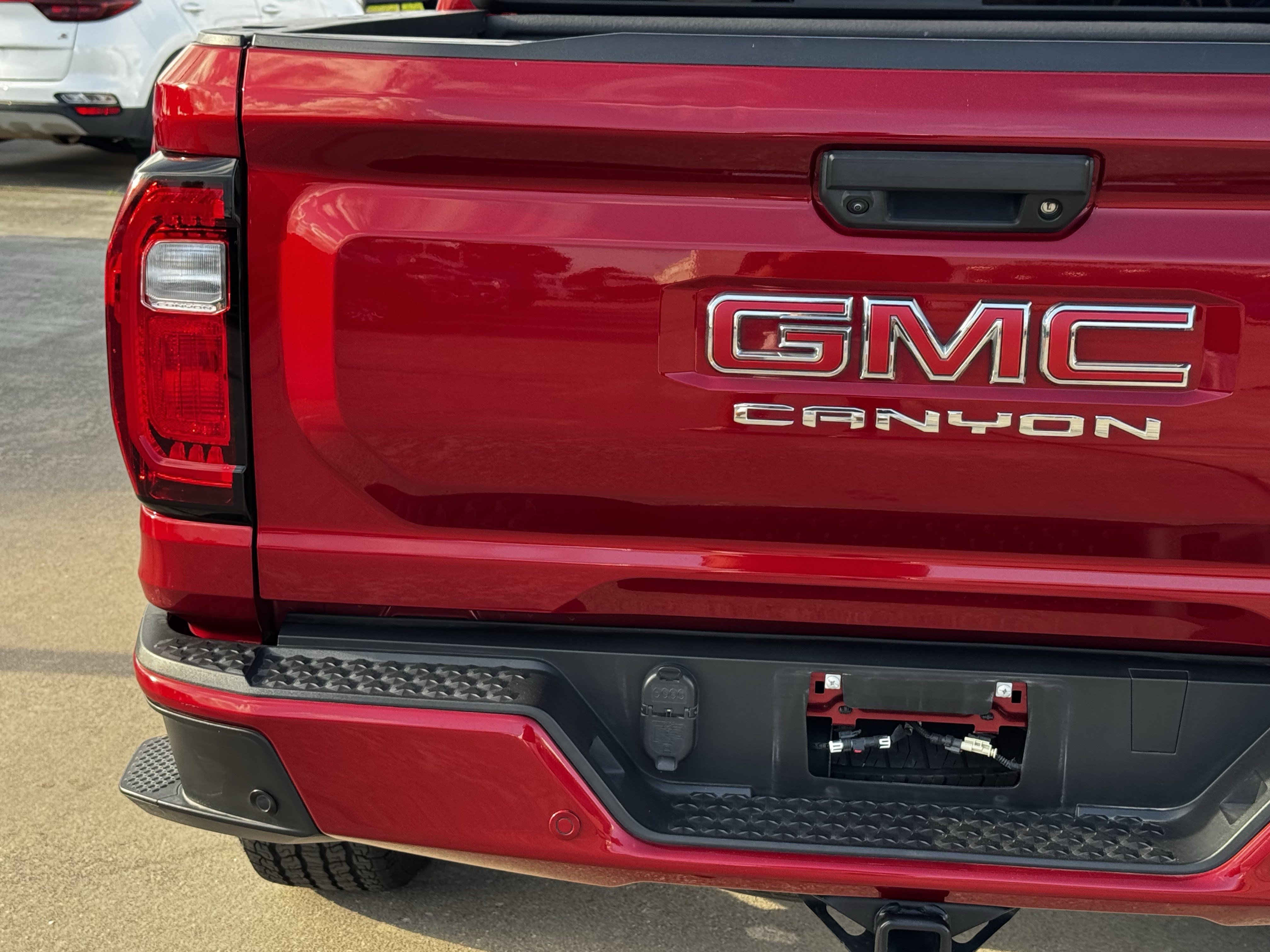 Used 2023 GMC Canyon AT4 w/ AT4 Premium Package AWD/4WD image 11