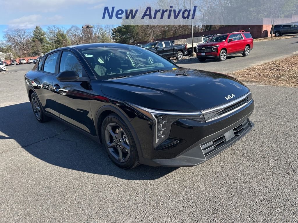 Used 2025 Kia K4 LXS image 2