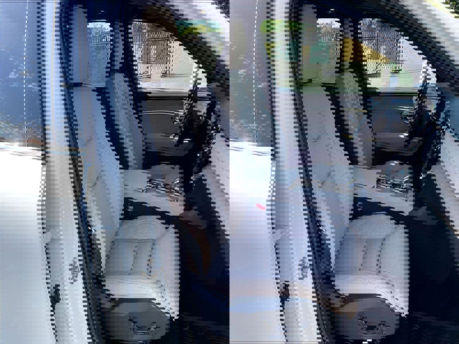 New 2026 Volvo XC90 T8 Ultra w/ Lounge Package image 32