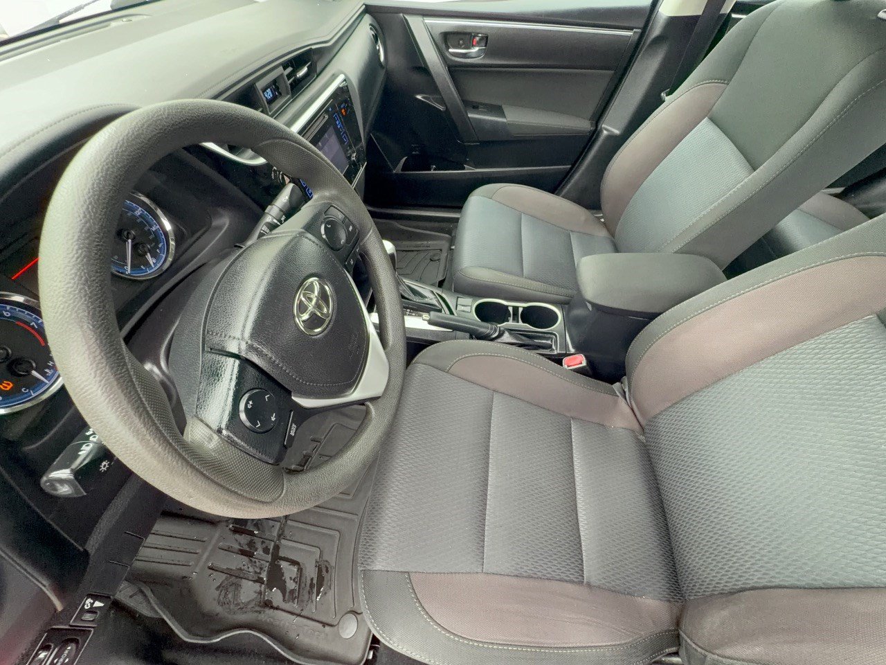 Used 2019 Toyota Corolla LE FWD image 5