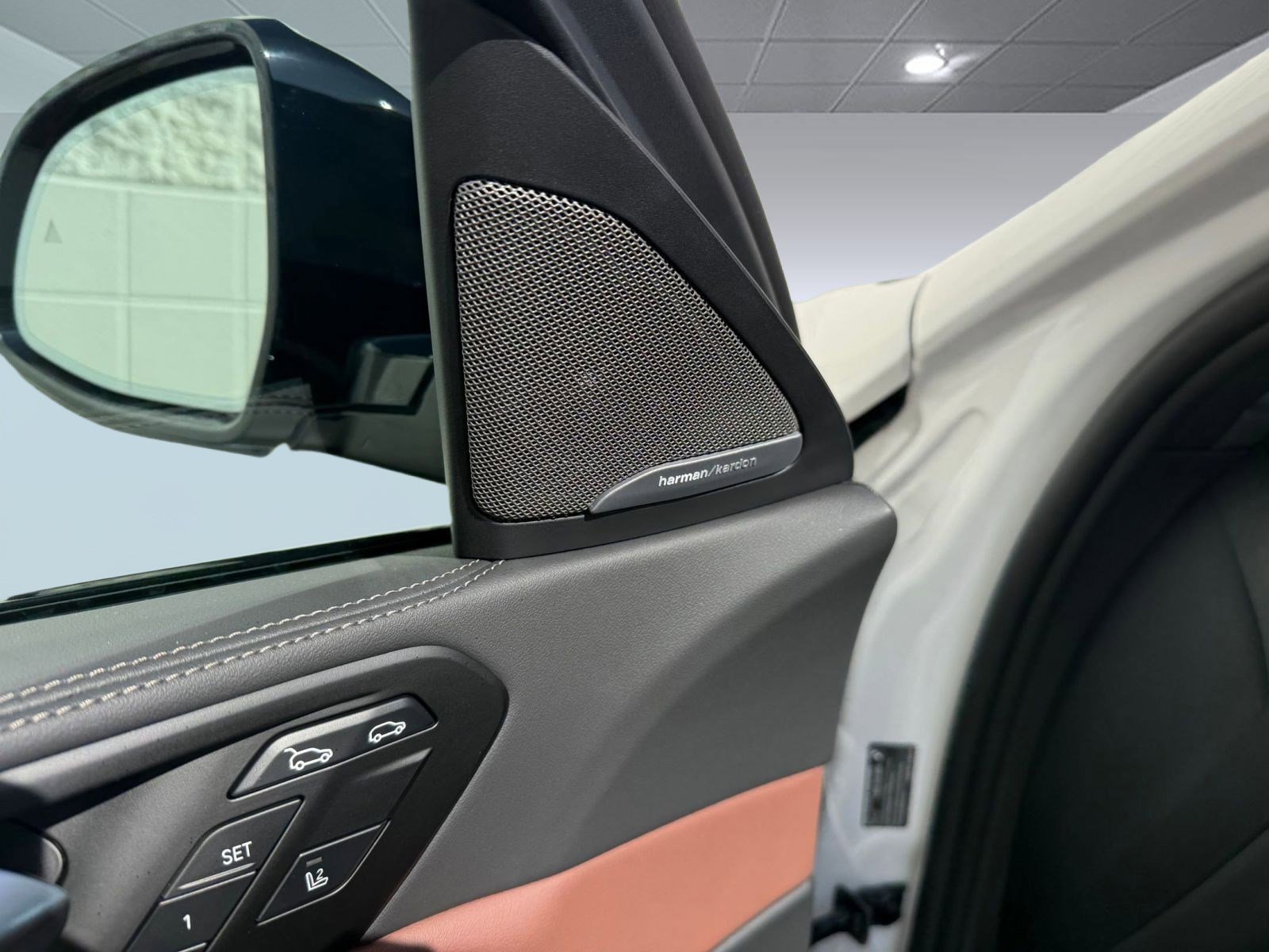 New 2026 BMW X6 xDrive40i w/ Climate Comfort Package image 23