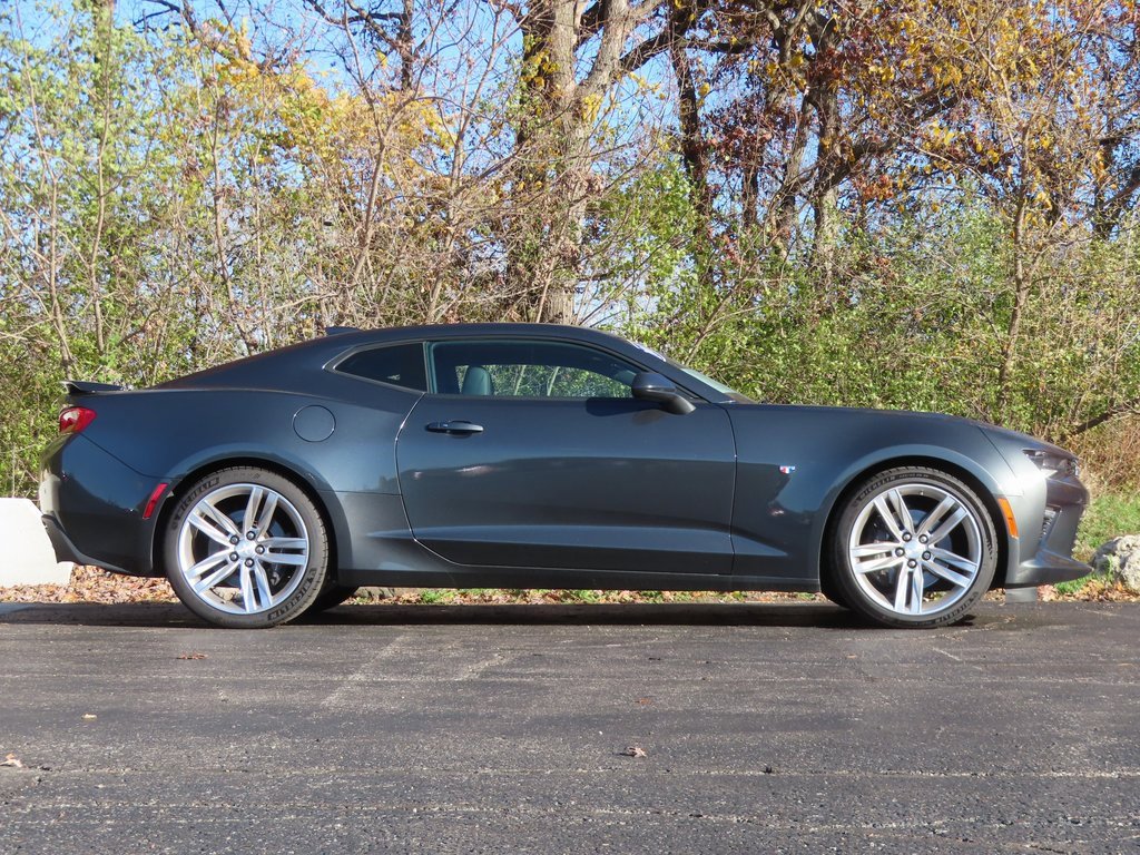 Used 2017 Chevrolet Camaro SS image 2