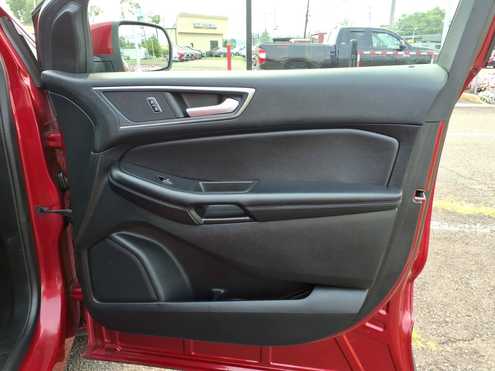 Used 2022 Ford Edge SEL w/ Convenience Package AWD/4WD image 29