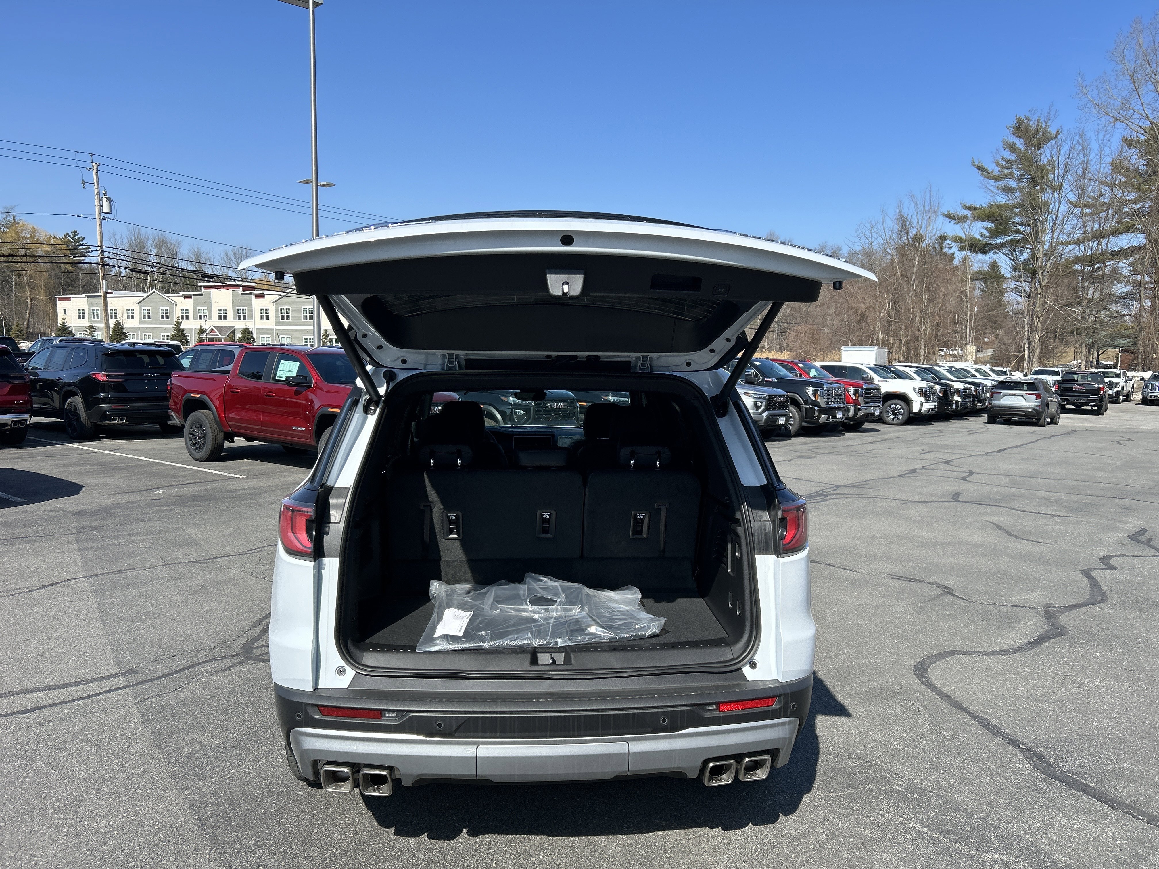 Used 2026 GMC Acadia Elevation w/ Elevation Premium Package image 8