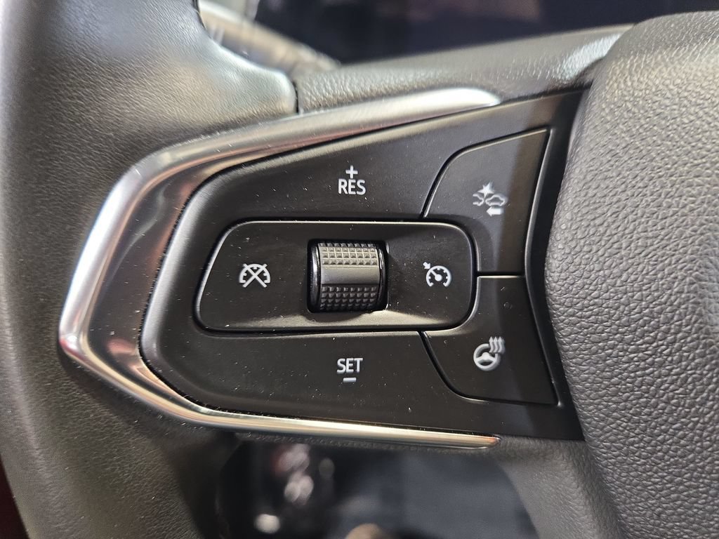Used 2024 Chevrolet Trax LT w/ Driver Confidence Package FWD image 19