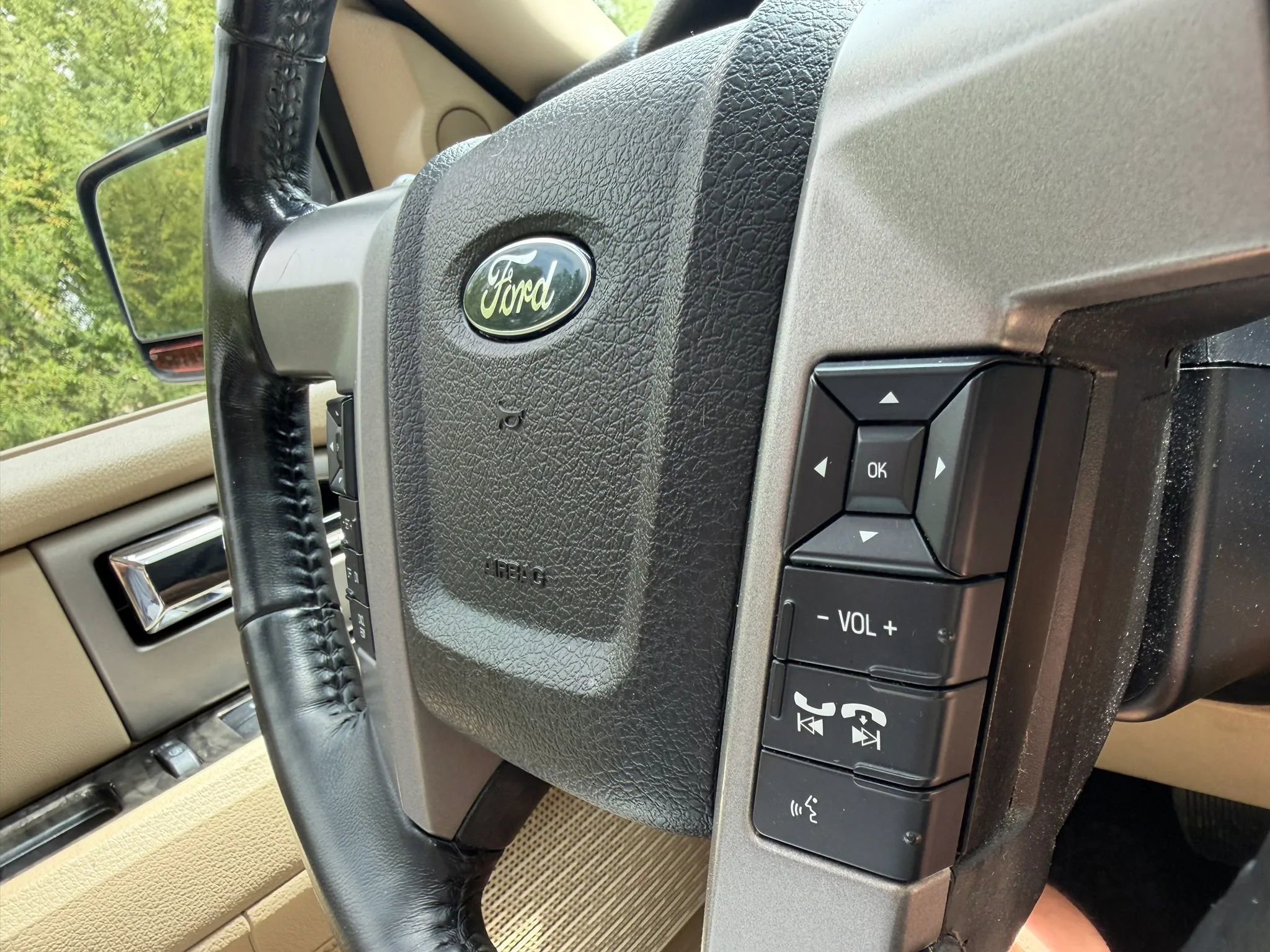 Used 2015 Ford Expedition Limited w/ Equipment Group 301A RWD image 28