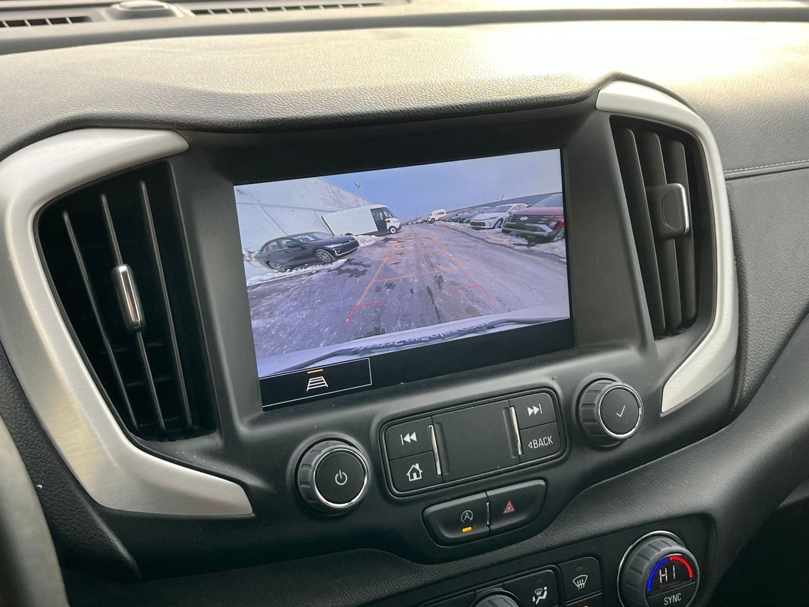 Used 2024 GMC Terrain SLT image 26