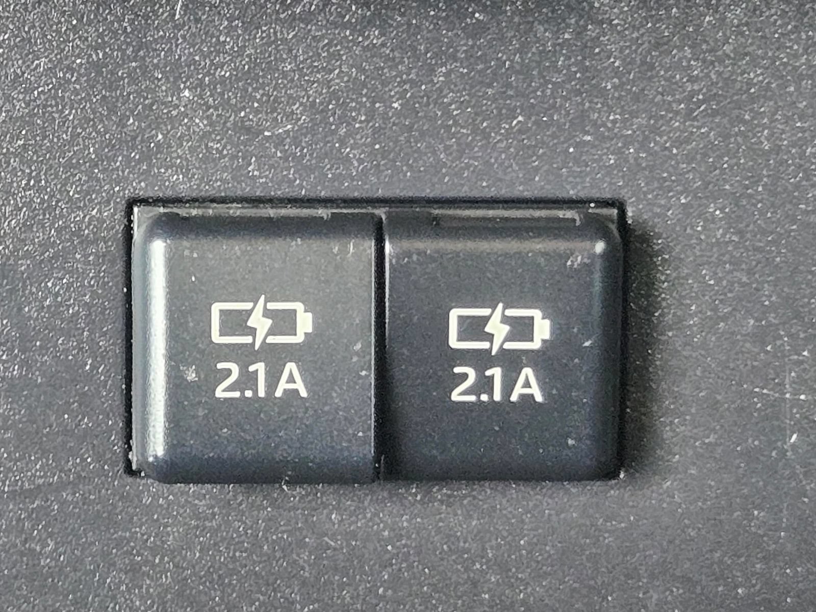 Used 2021 Toyota Highlander LE FWD image 8