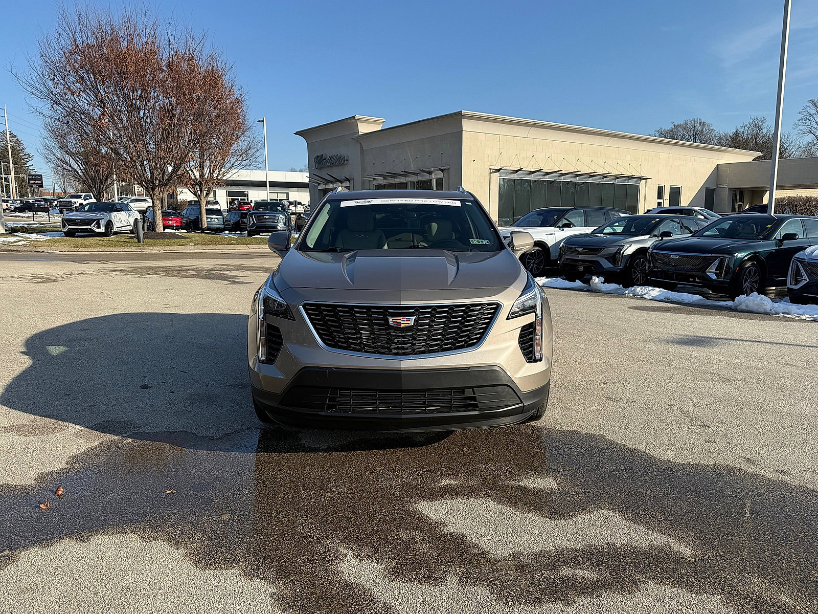 Certified 2023 Cadillac XT4 Luxury w/ Cold Weather Package image 2