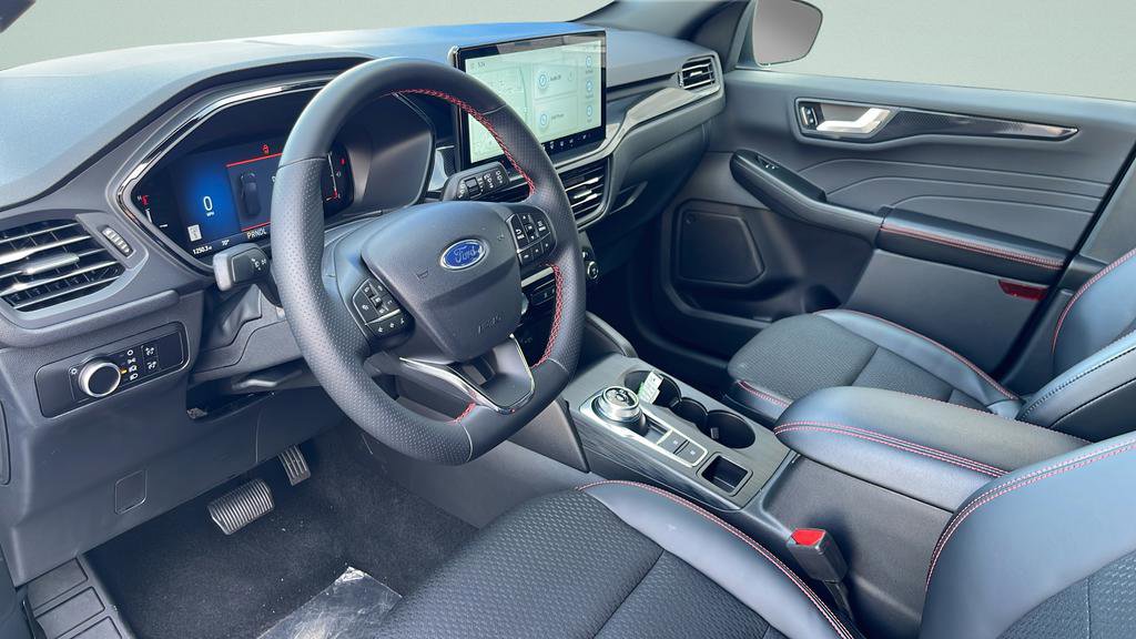 Used 2025 Ford Escape ST-Line w/ Tech Pack #1 FWD image 12