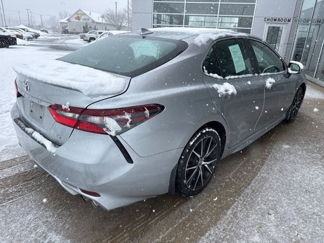Used 2024 Toyota Camry SE image 7