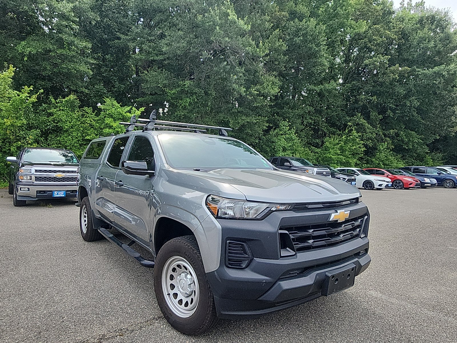 Used 2024 Chevrolet Colorado W/T w/ Technology Package RWD image 7