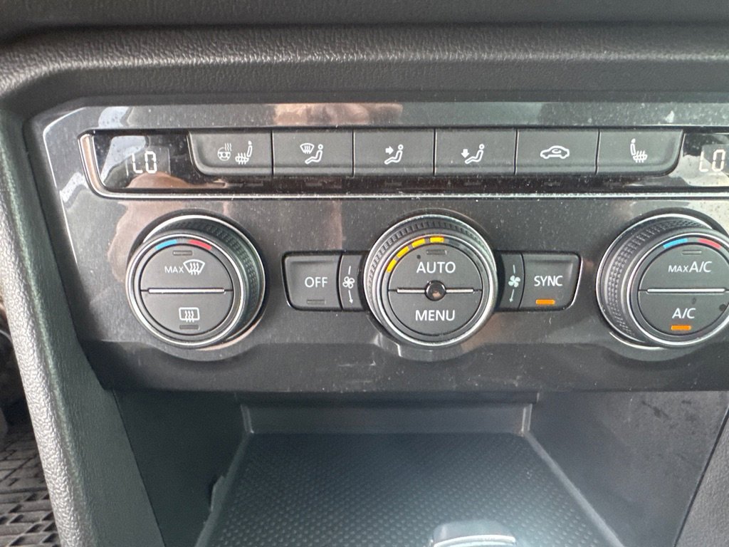 Used 2019 Volkswagen Tiguan SEL Premium image 25