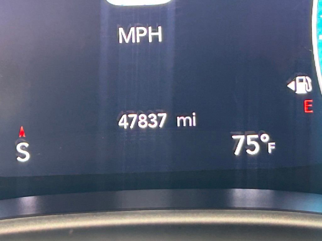 Used 2024 Chrysler Pacifica Touring-L image 42