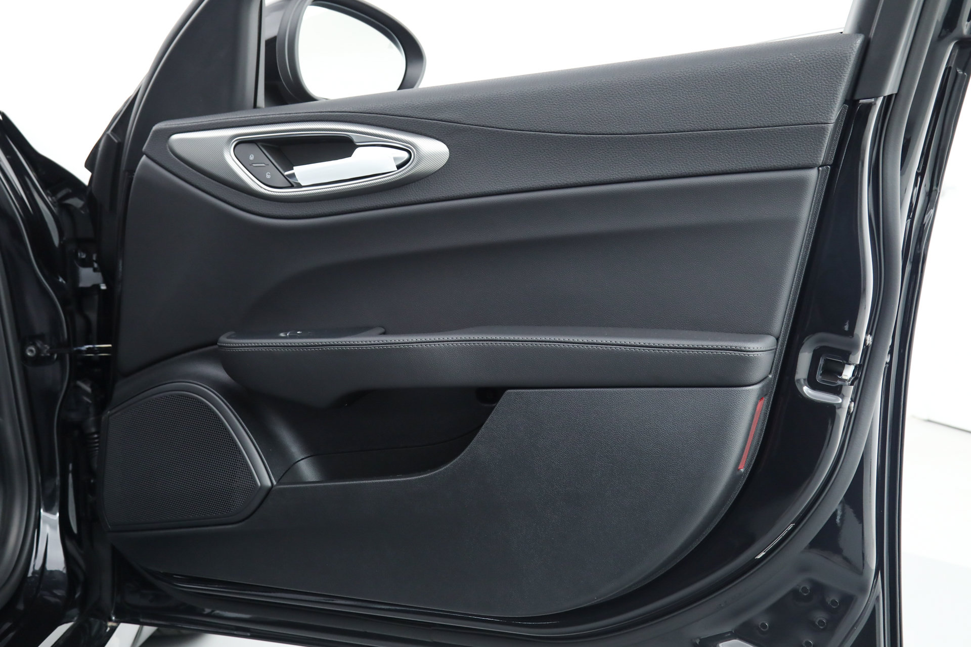 New 2025 Alfa Romeo Giulia w/ Driving Assist Package RWD image 9