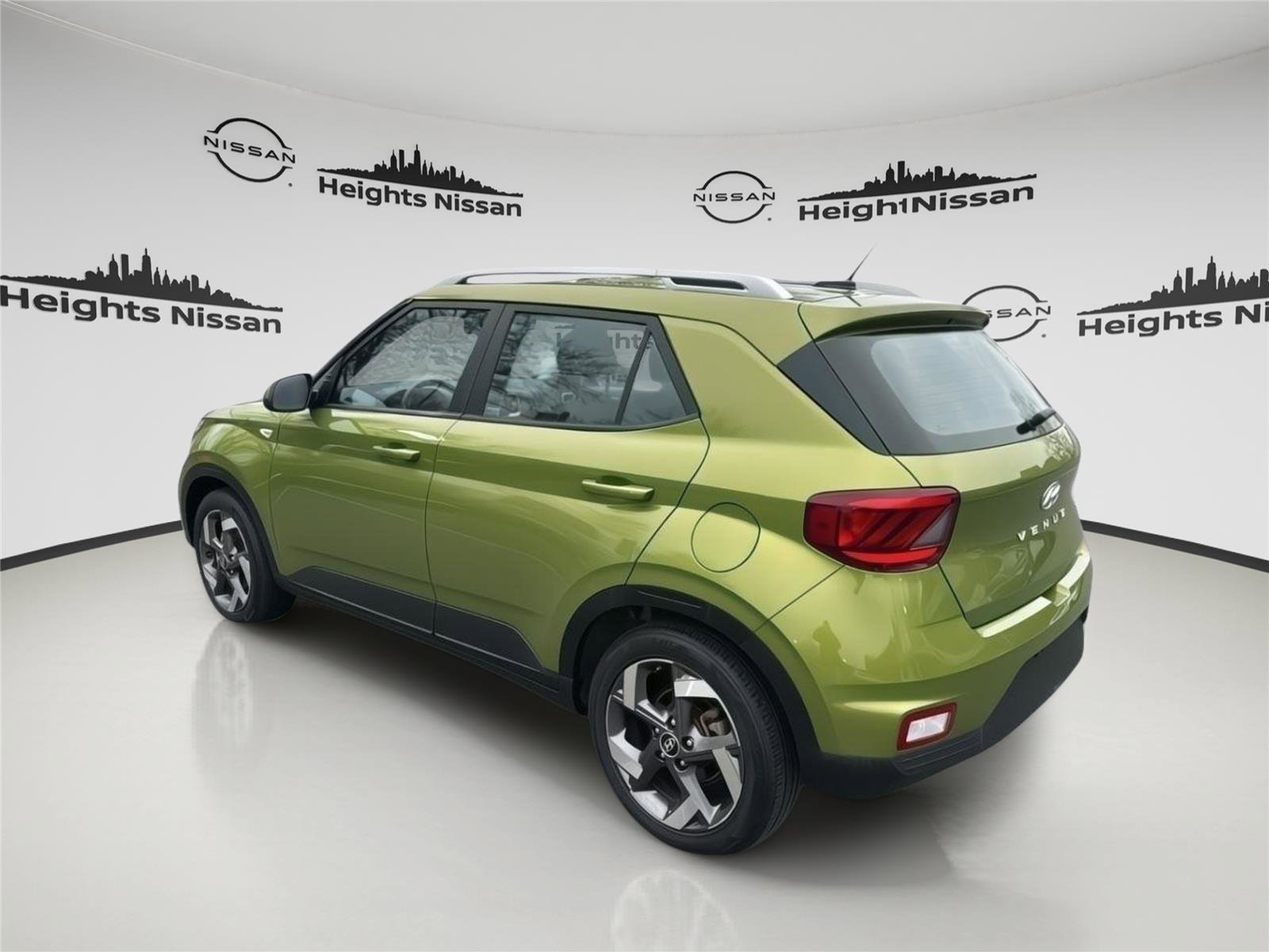 Used 2023 Hyundai Venue SEL w/ Cargo Package image 3