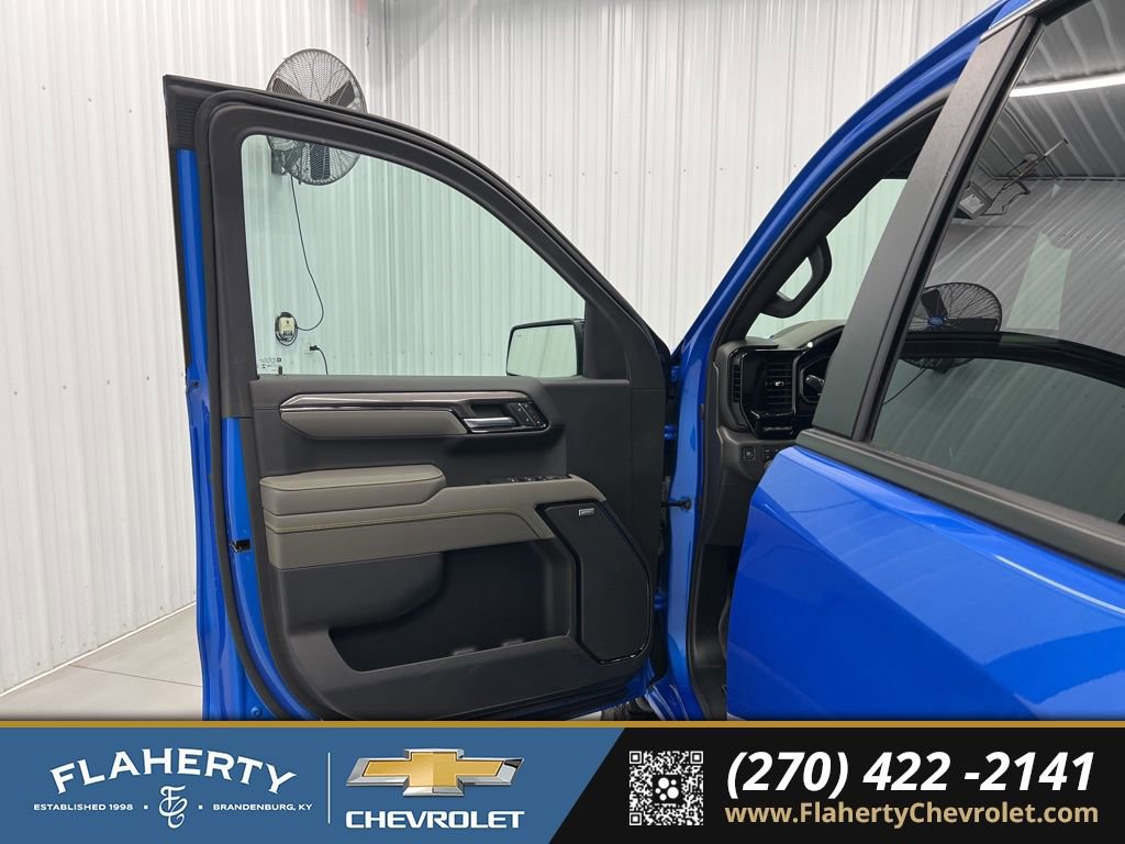 Used 2025 Chevrolet Silverado 1500 ZR2 w/ Technology Package image 8