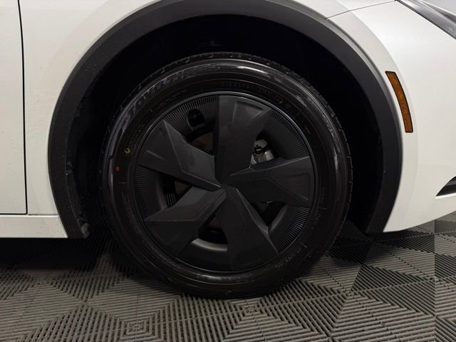 New 2026 Toyota Prius LE image 9