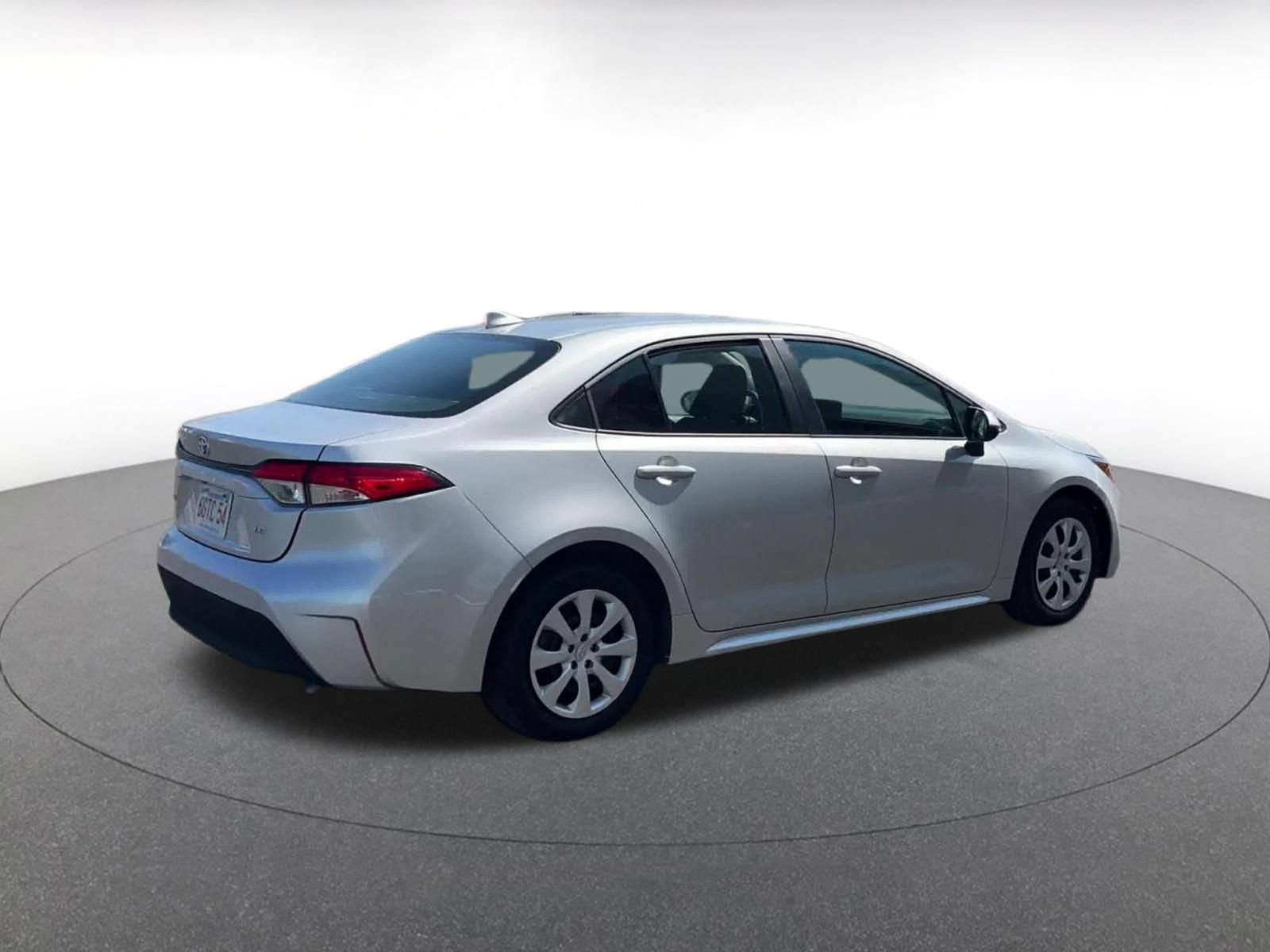 Used 2025 Toyota Corolla LE FWD image 14