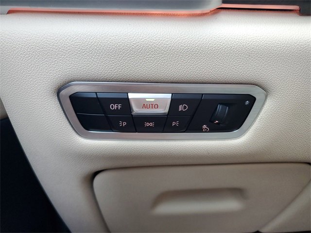 Used 2022 BMW X5 sDrive40i w/ Parking Assistance Package image 29