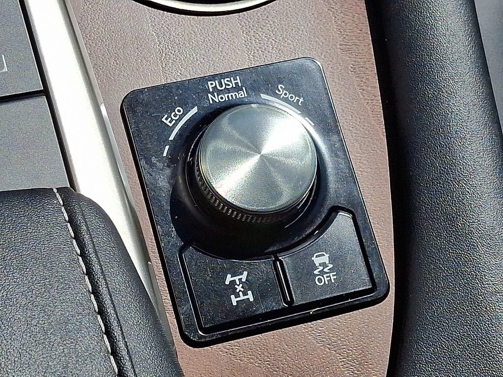 Used 2021 Lexus RX 350L Premium w/ Premium Package AWD/4WD image 26
