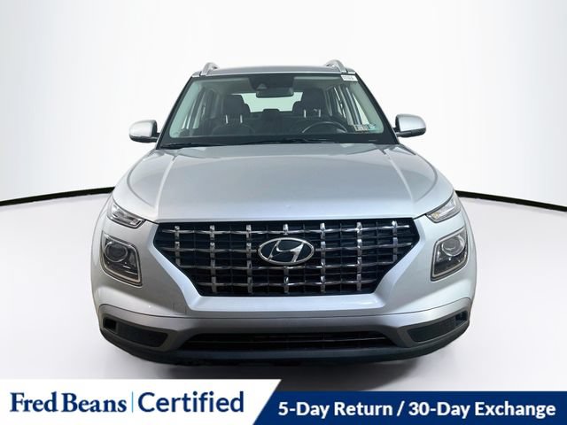 Certified 2021 Hyundai Venue SEL FWD image 2