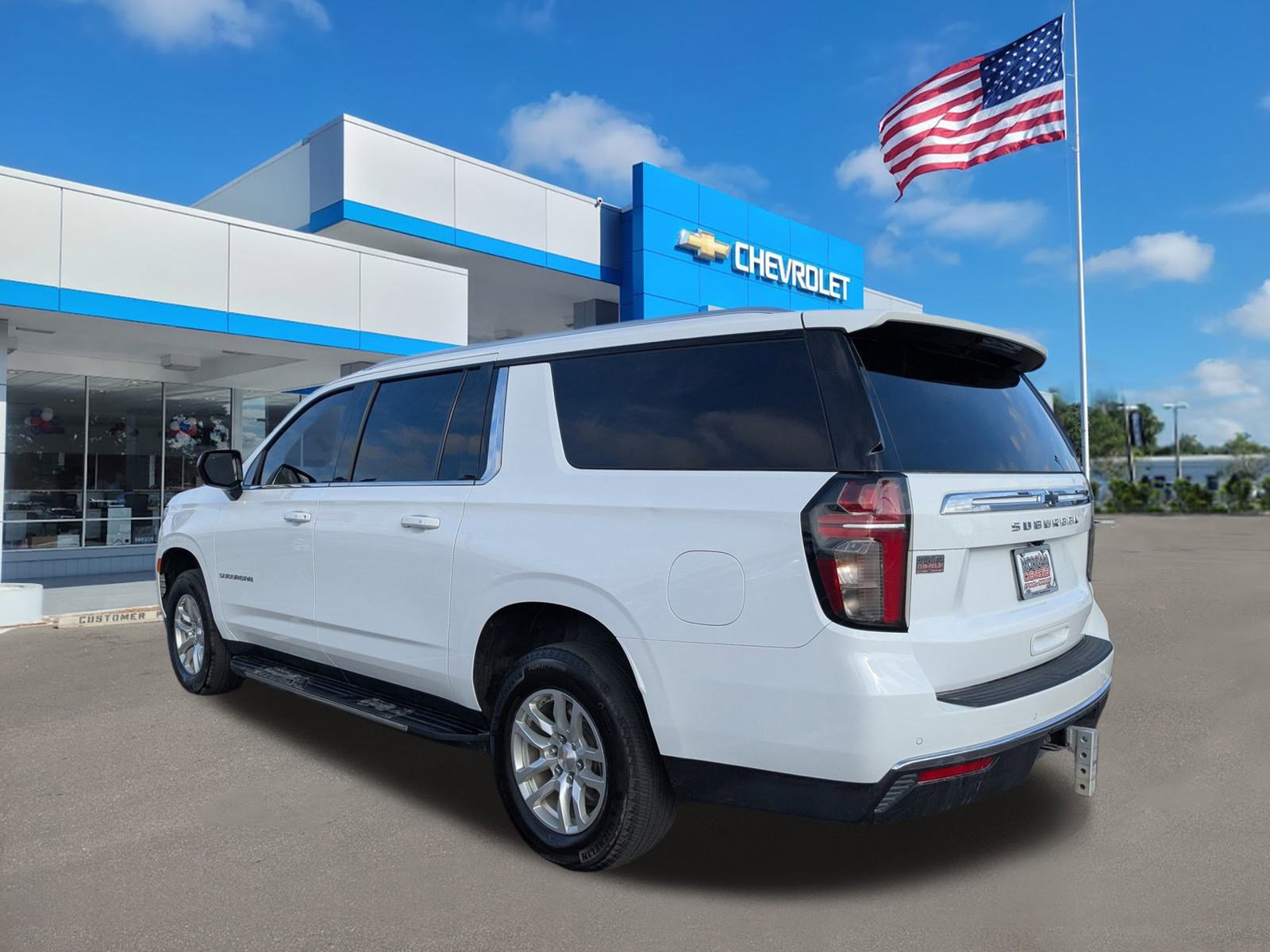 Used 2024 Chevrolet Suburban LS w/ Driver Alert Package image 6