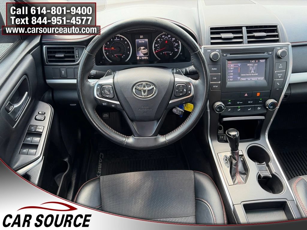 Used 2016 Toyota Camry SE w/ Moonroof Package FWD image 11