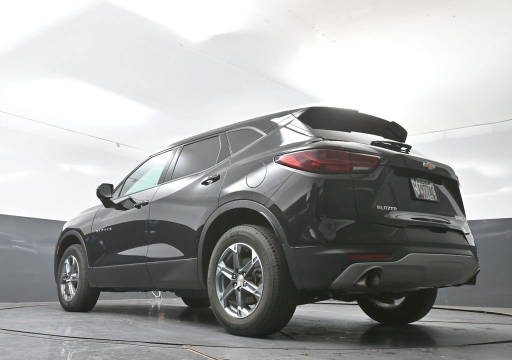 Used 2025 Chevrolet Blazer LT FWD image 55
