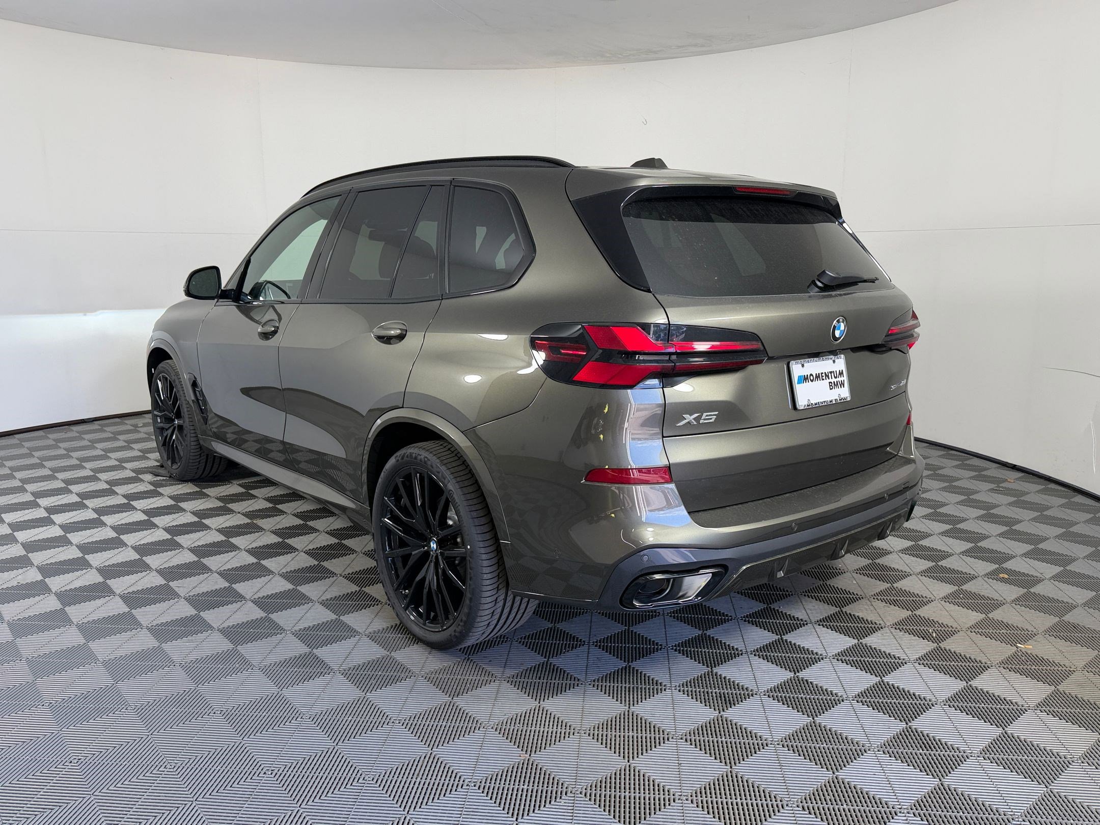 New 2026 BMW X5 sDrive40i RWD image 3