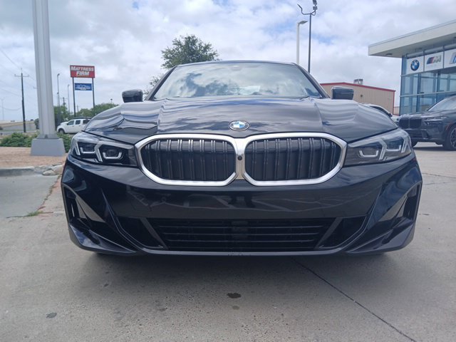 New 2026 BMW 330i Sedan w/ Premium Package RWD image 2