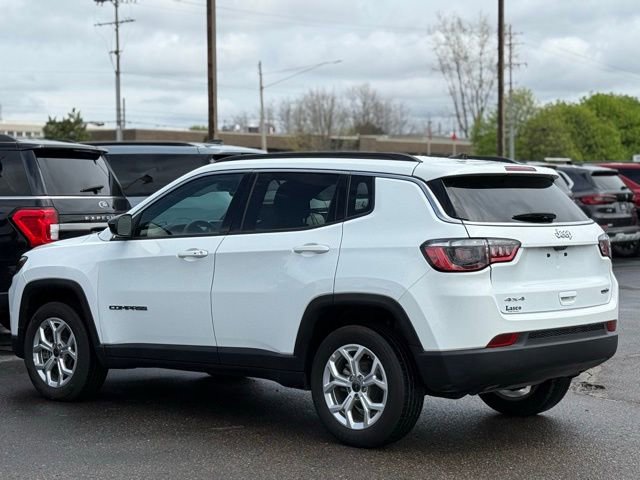 Used 2025 Jeep Compass Latitude AWD/4WD image 43
