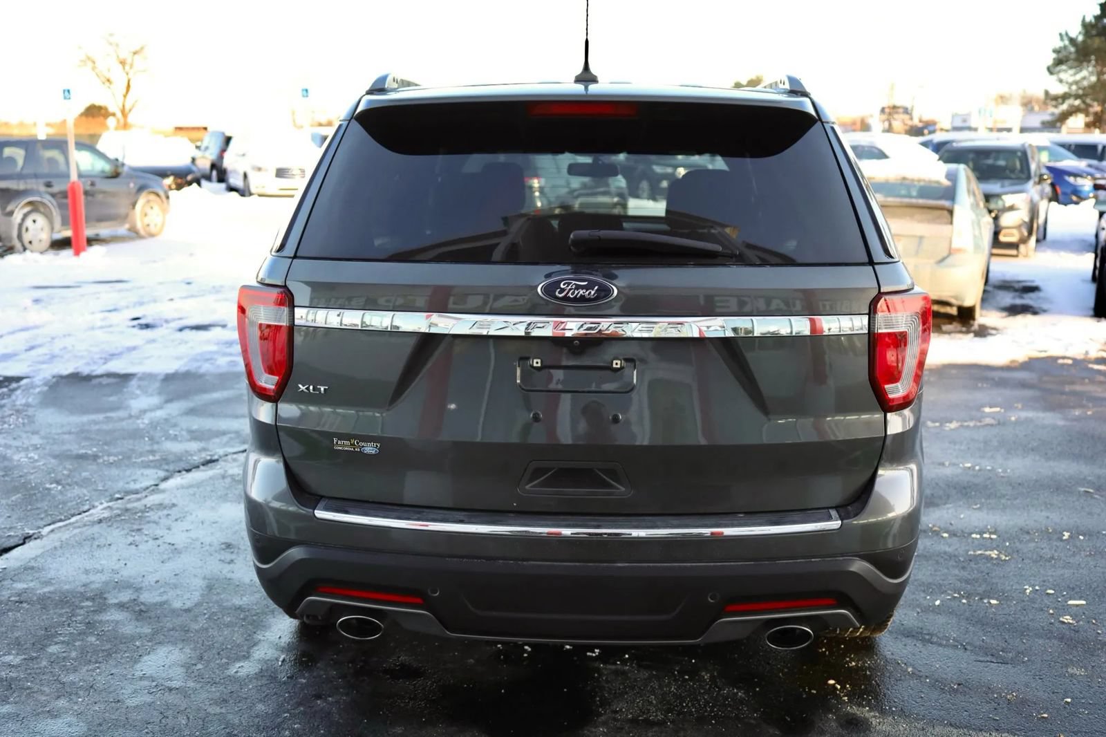 Used 2018 Ford Explorer XLT w/ Equipment Group 201A FWD image 6