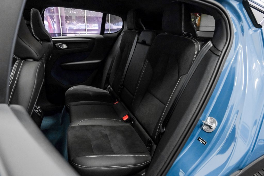 Used 2023 Volvo C40 P8 Recharge Ultimate image 41