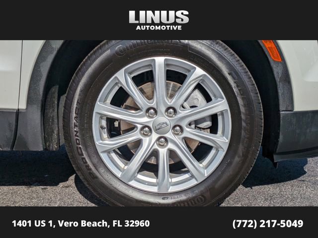 Used 2023 Cadillac XT4 Luxury w/ Cold Weather Package image 11