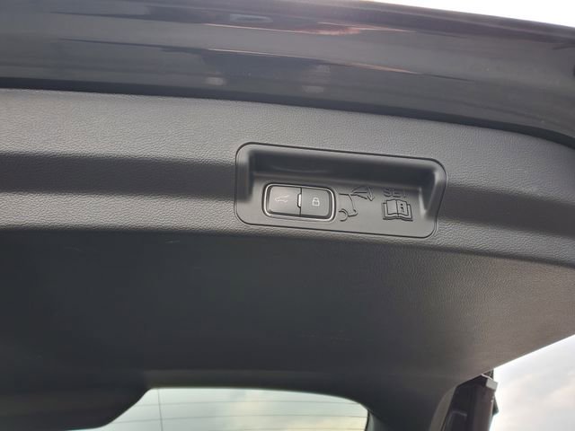 Used 2023 Ford Explorer XLT w/ Equipment Group 202A AWD/4WD image 30