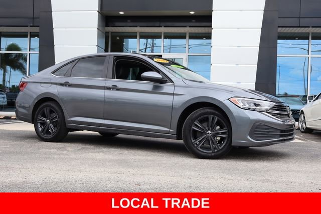 Used 2024 Volkswagen Jetta SE image 2